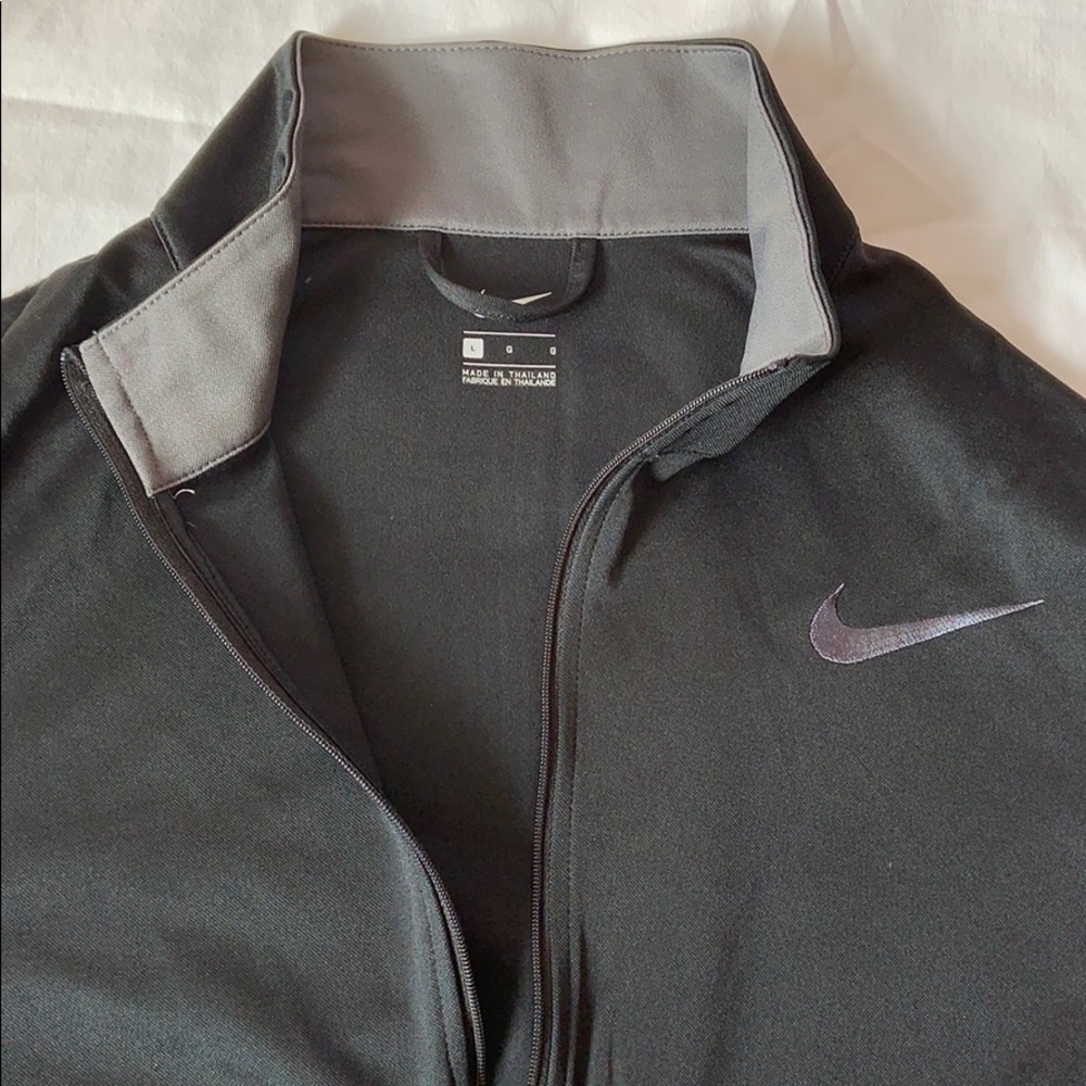 Nike jacket - Picture 2 of 4